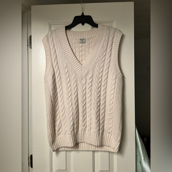 Aritzia Sunday Best Cable Knit White Pullover V-Neck Sweater Vest Women’s XS - Picture 2 of 8
